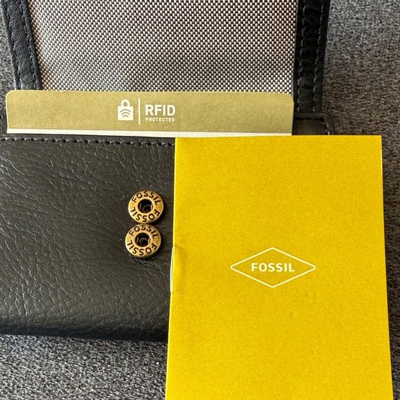 Fossil Blake RFID Small Flap Wallet - Picture 5 of 9